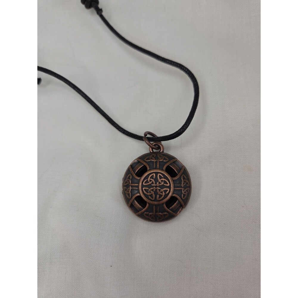 Aromatherapy Diffuser Pendant Necklace - Antique Copper Celtic Knot Pendant